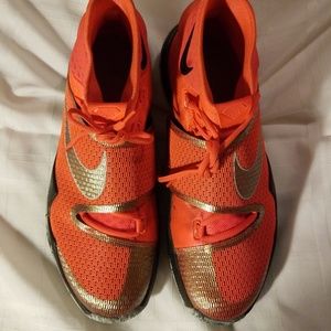 Nike Zoom HyperRev “Skylar Diggins” 